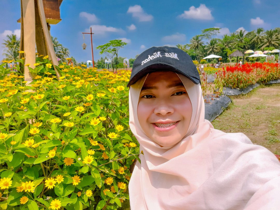 Nur Khoirunnisa profile icon