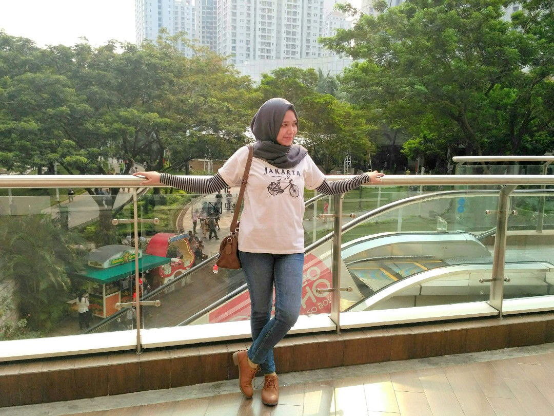 Putri Retno Indriyani profile icon