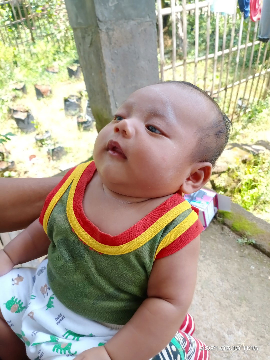 Bun anak sya umr 2bln 19hr tp blm bsa miring kra" knpa ya. Emng kpn wktu bayi bsa miring ?