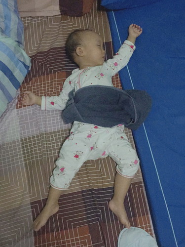 ลูกนอนยาว