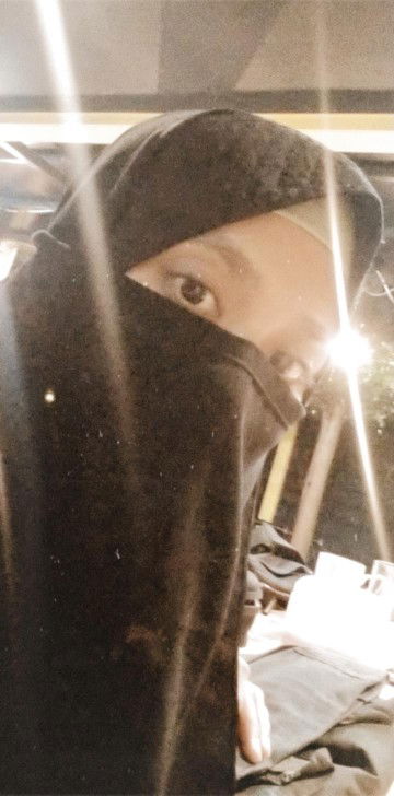 Defi Safitri profile icon