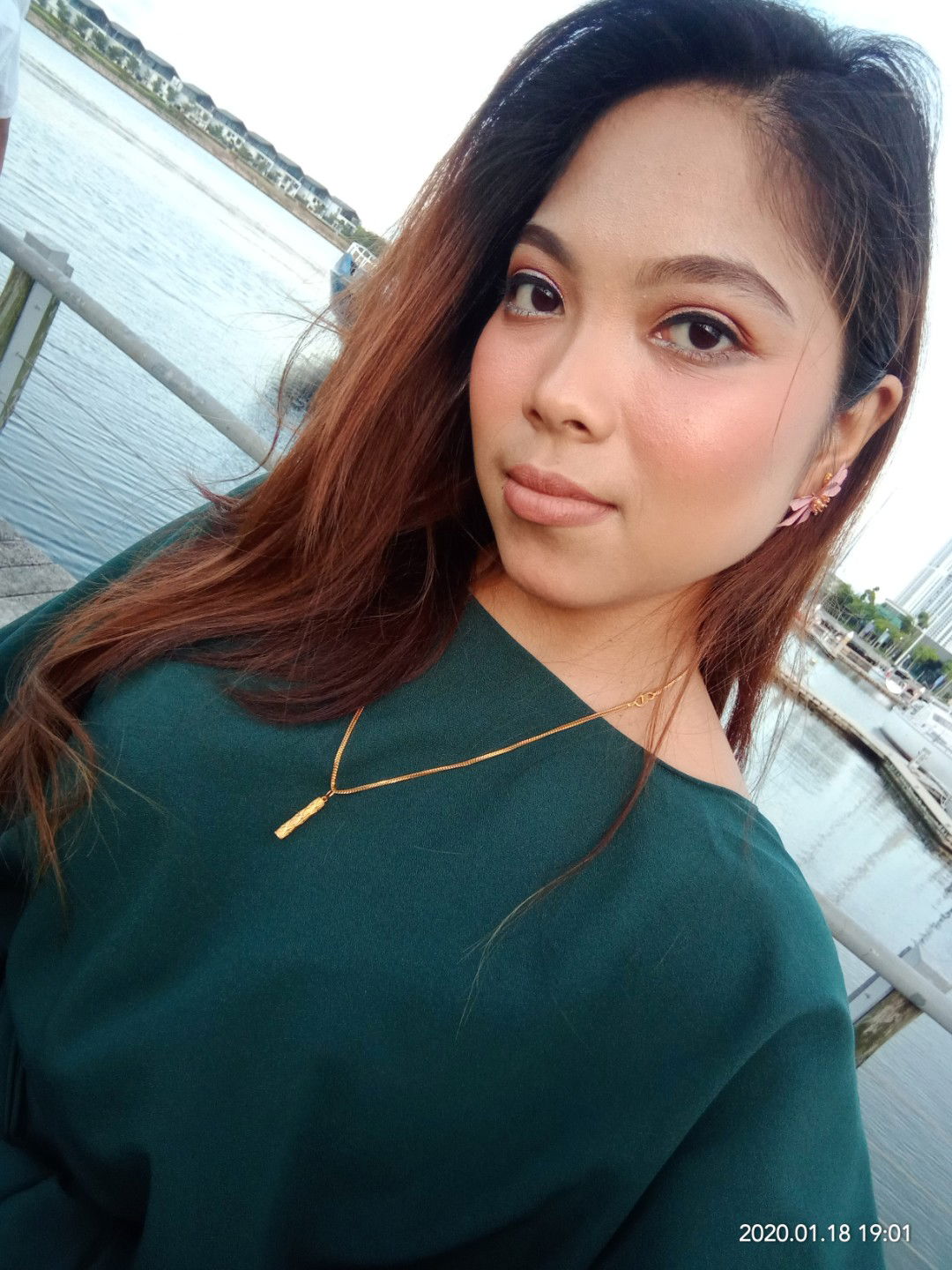 Aziana aziz profile icon