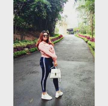 Rere Putri Yulianti profile icon