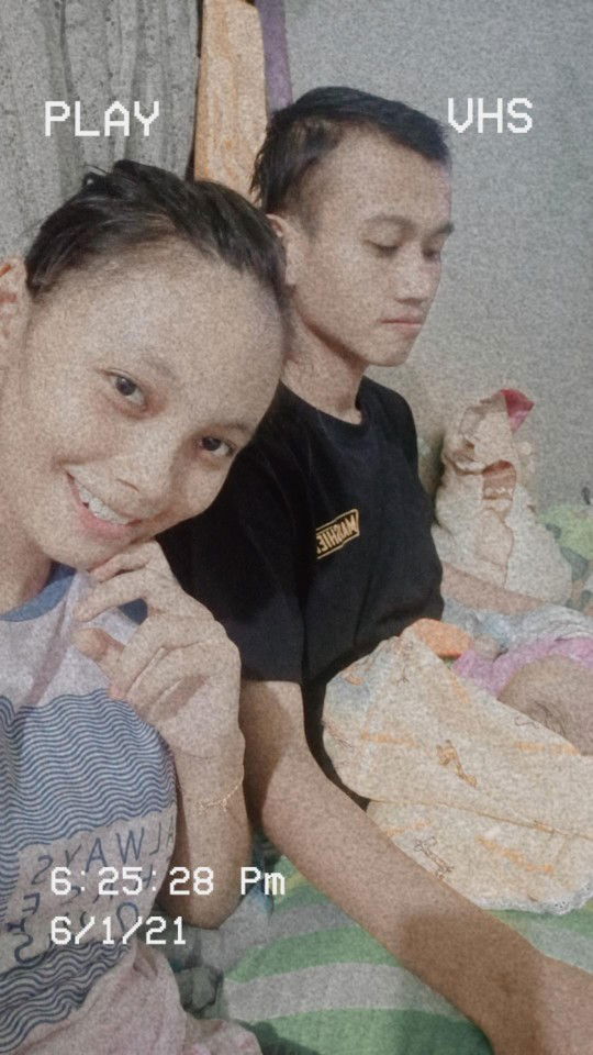 tri novita sari profile icon