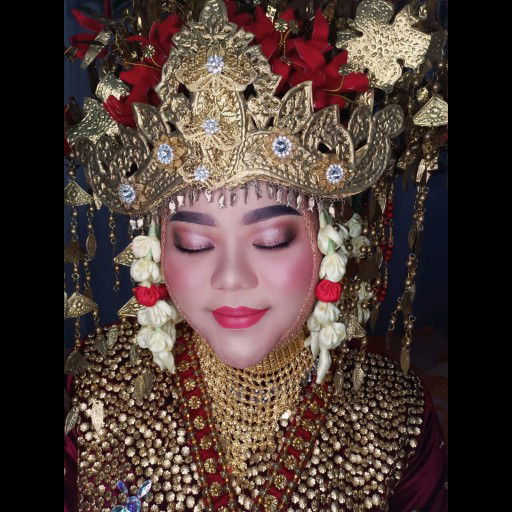 Tri yulia Enita profile icon