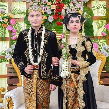 Yuli Yanti profile icon