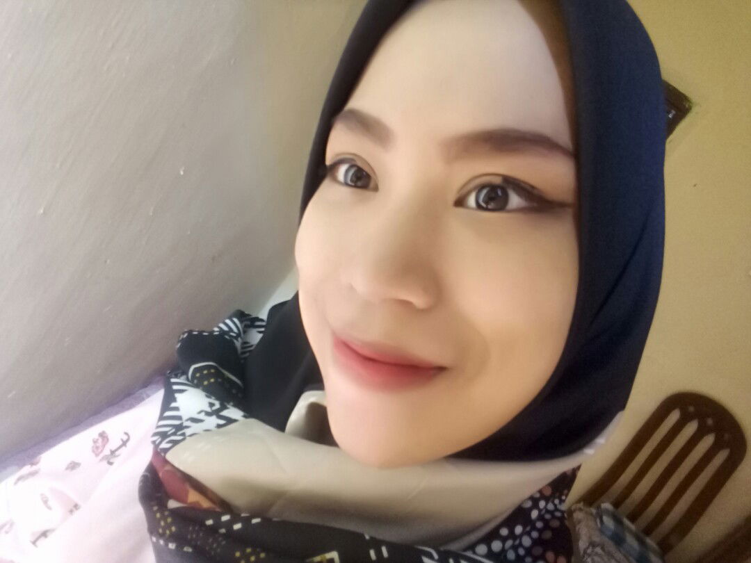 Ratnasari profile icon