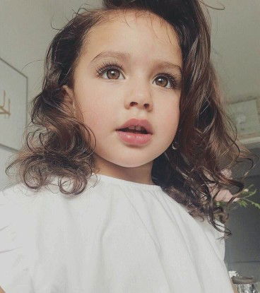 Nur Amira profile icon