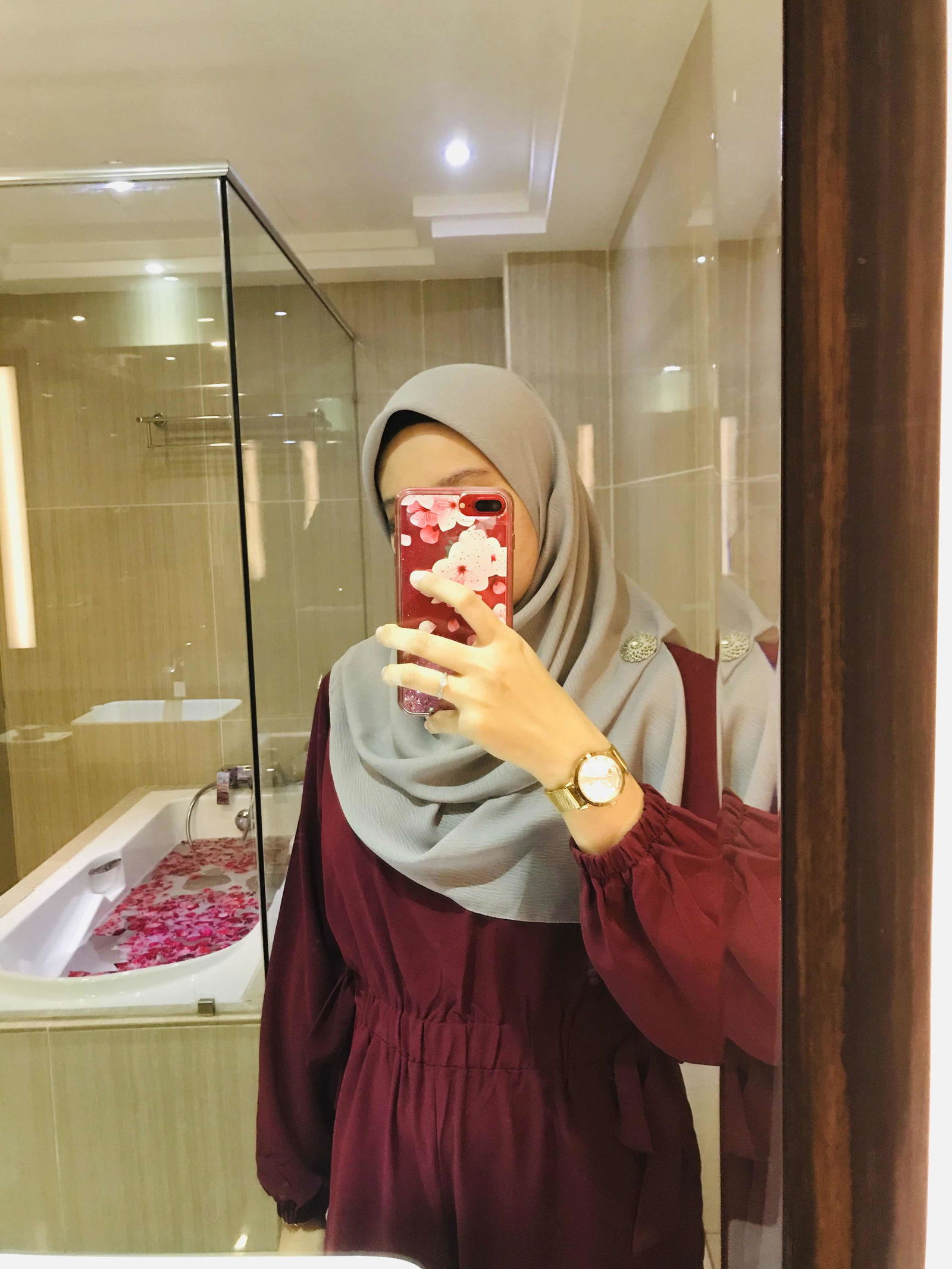 Izzah Ijah profile icon