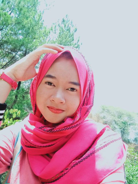 Yulia Sari profile icon