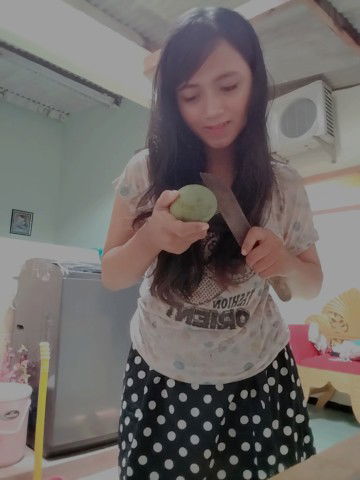 rini wulandari profile icon