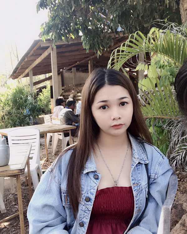 โม นา. profile icon