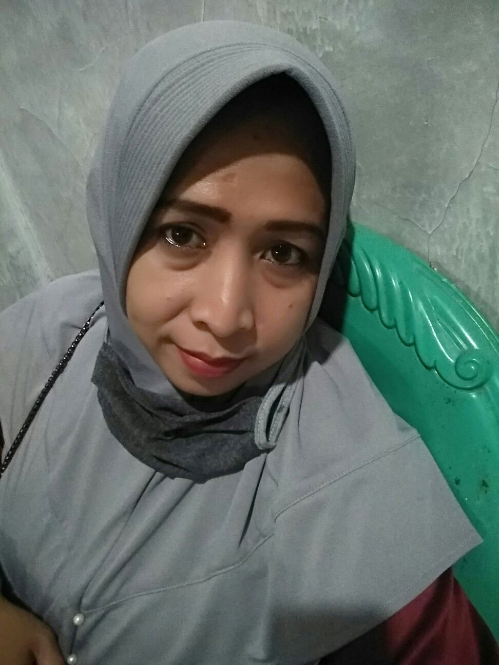 Dewi laras santi profile icon