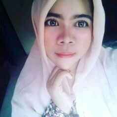 eva saputri profile icon