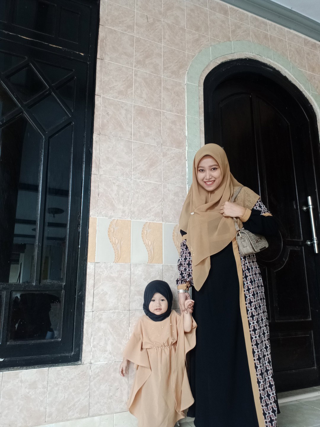 Dewi Astutik profile icon