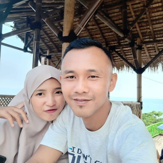 Uyuynurul Aini profile icon