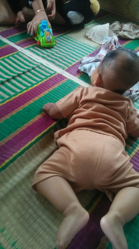 Baby 6month
Bund anakku umur 6bln 23hri bru bisa tengkurap sama berguling aja, klo ank bunda gimna?