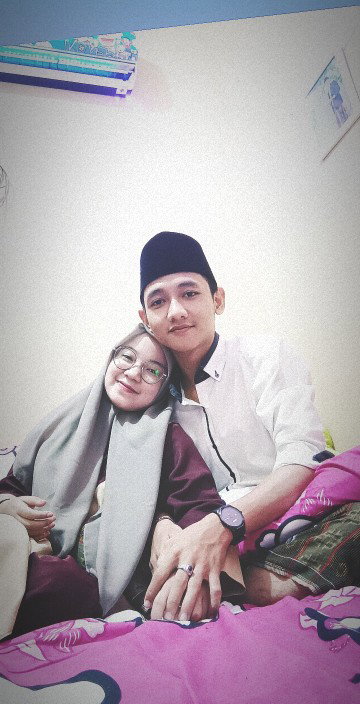 Rini Apriyanti profile icon