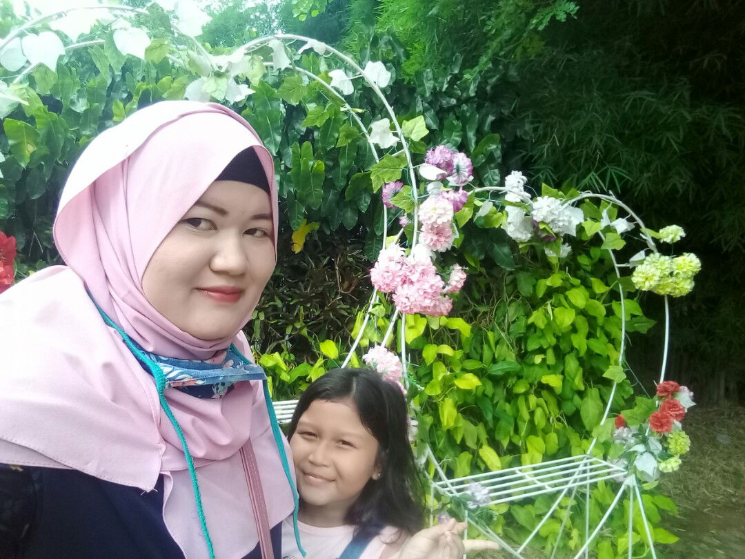 Ratih rosadi profile icon