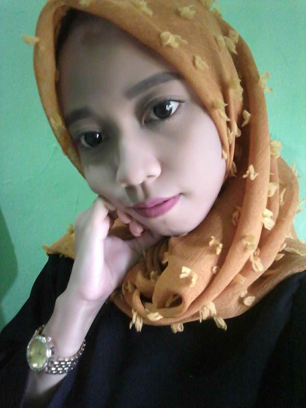 Lhela Lathifah profile icon