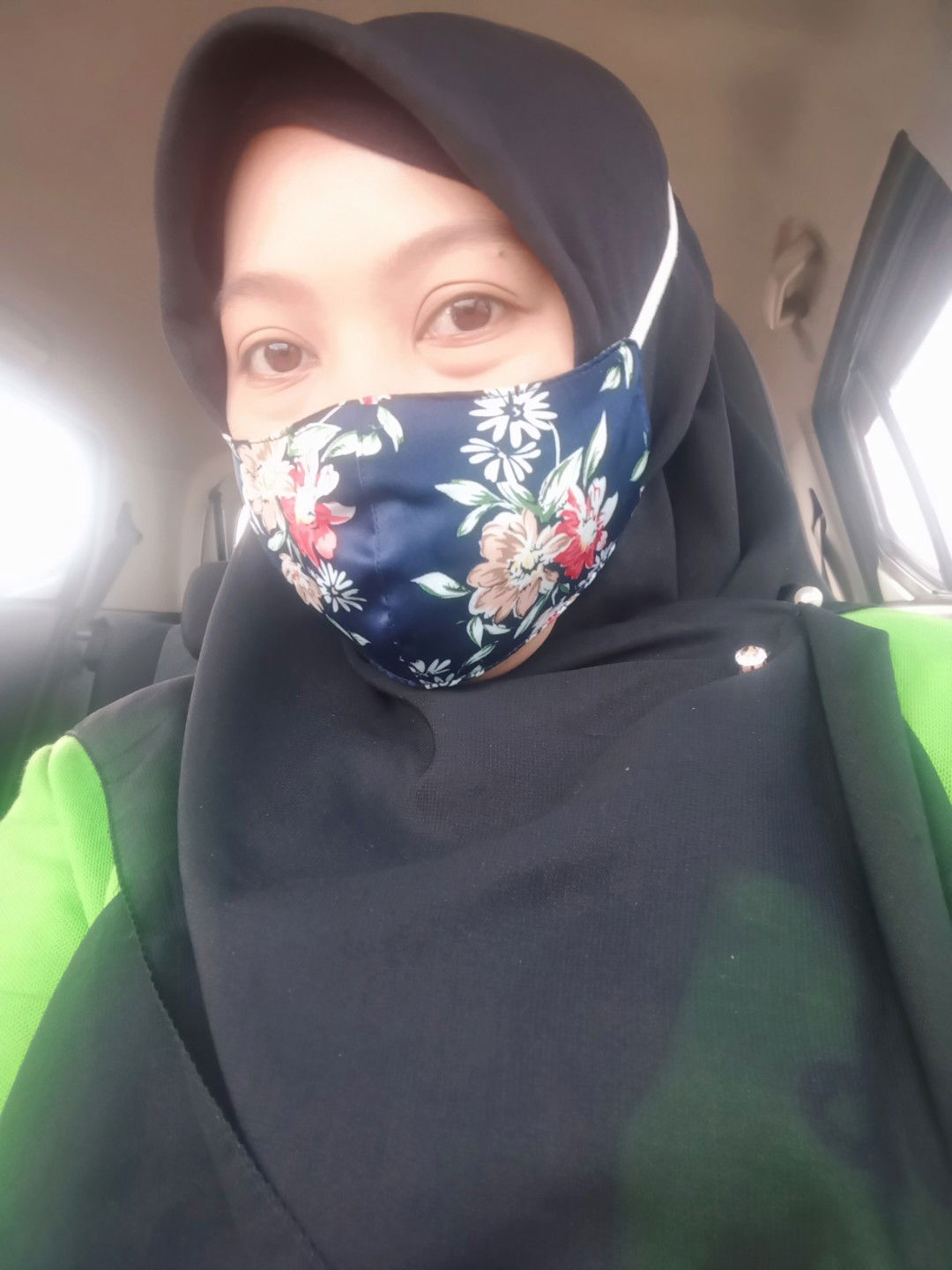 reni mulyani profile icon