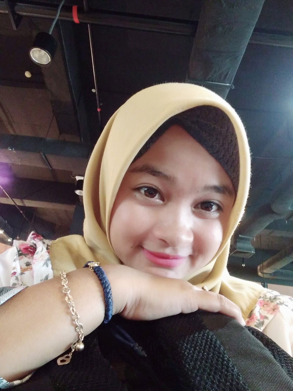 Tiya Wulandari profile icon