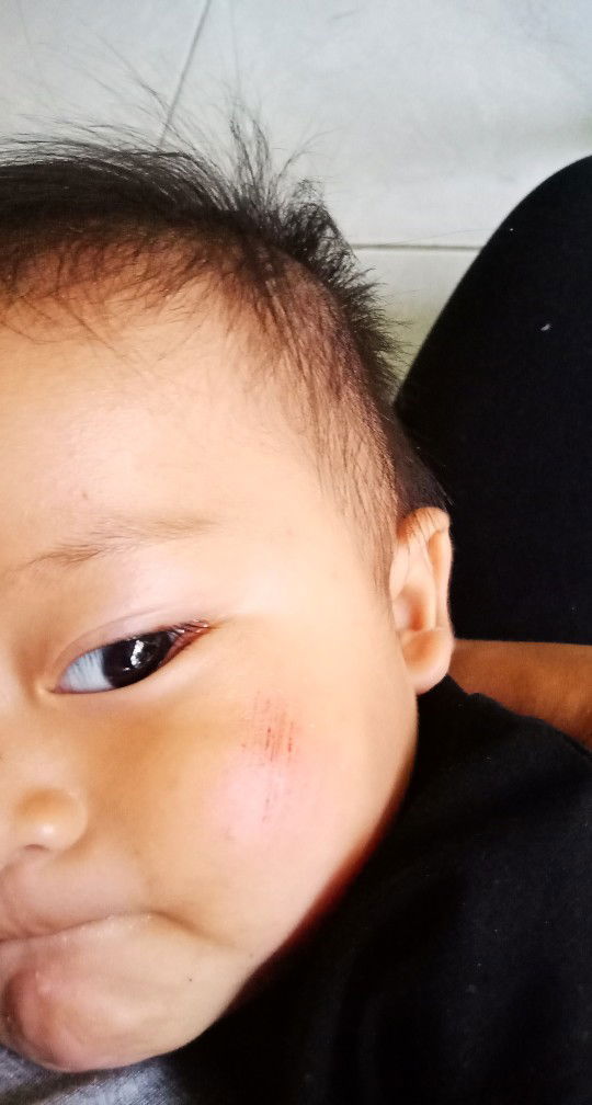 pipi bayi tersungkur