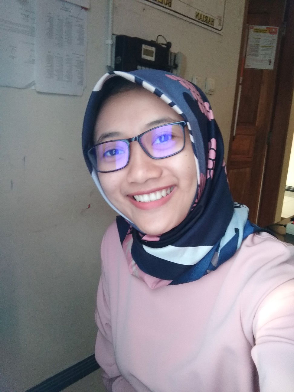 fitri aminatun profile icon