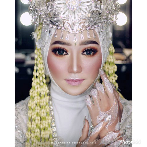 Zeze Ela Astria profile icon