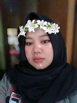 Resti Yulianti profile icon