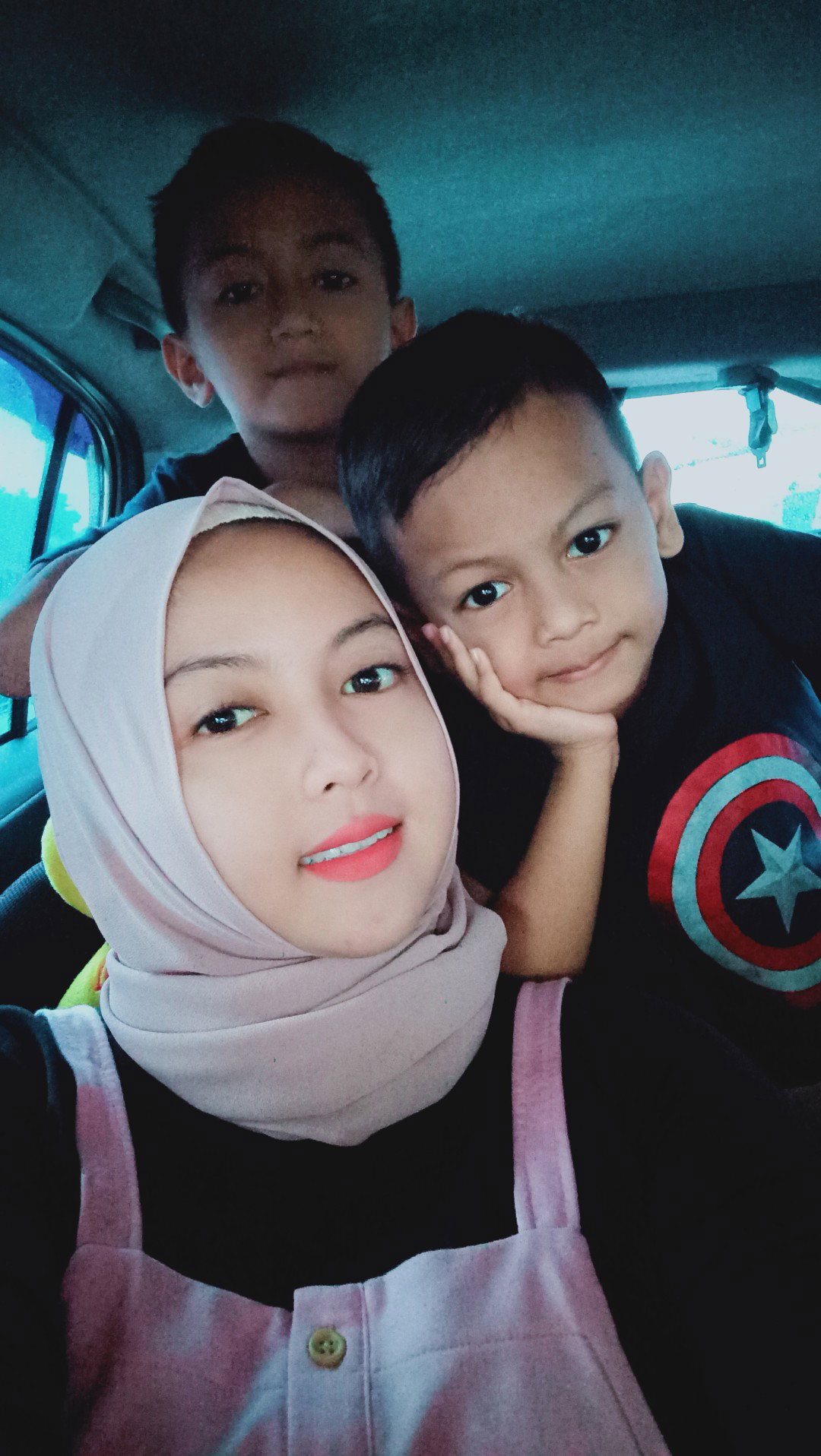 irma utami putri profile icon