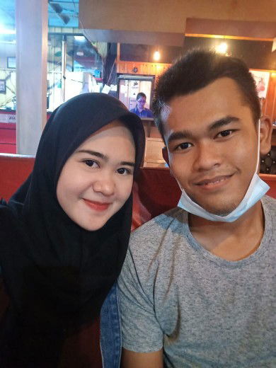 Desi Ratnasari profile icon