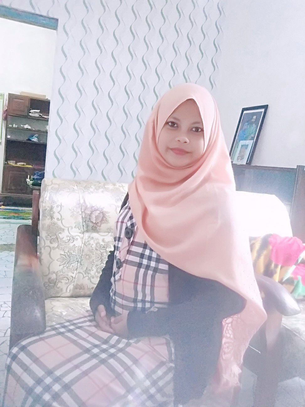 Lyke Nuroniyah Lailatul Luthfi profile icon