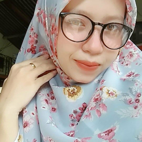 yuni ovita sari malasyi profile icon