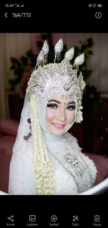 Novi Kurnia profile icon