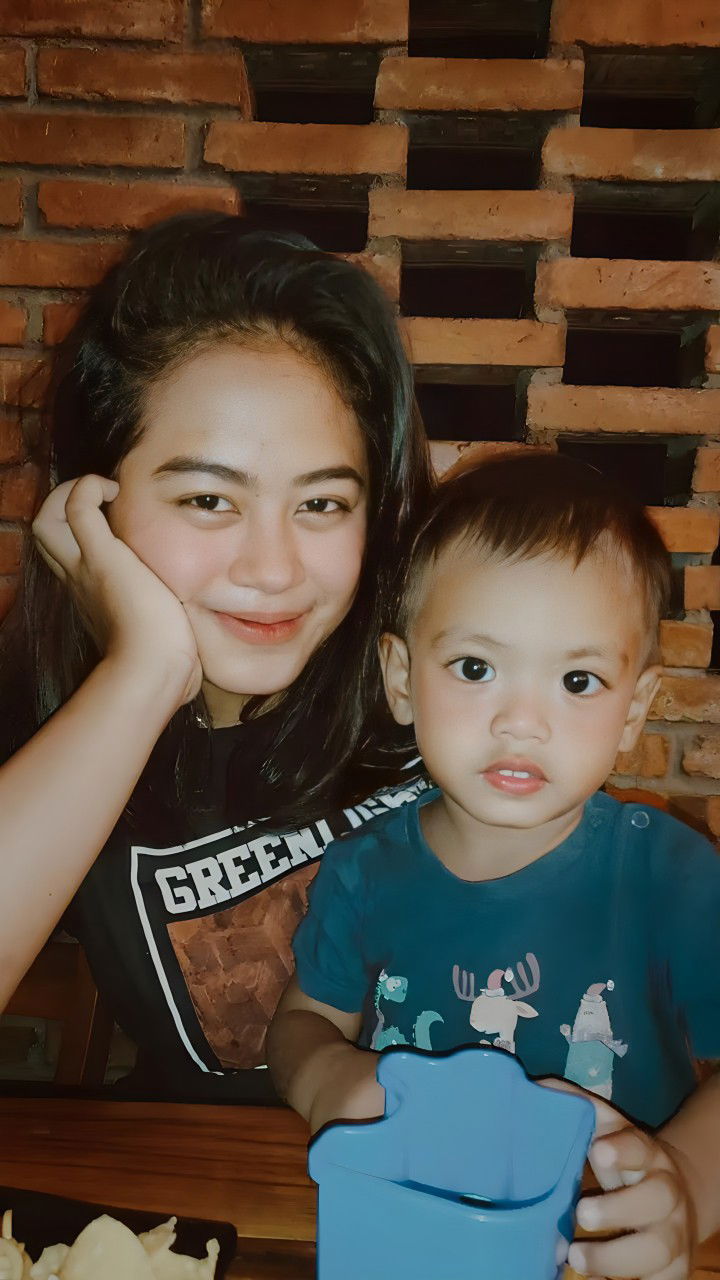 Fatimah Azaroh profile icon