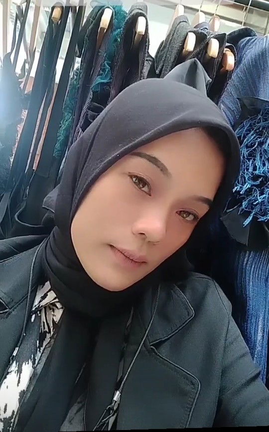 Andini Aprilianti profile icon