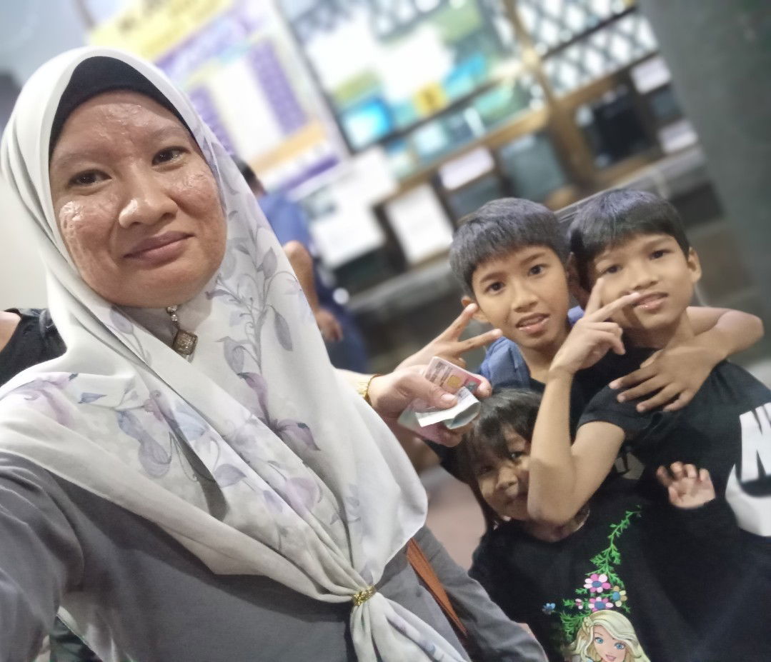 Izza Afiza profile icon