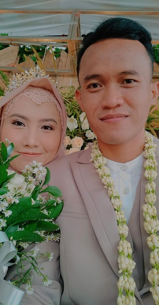 putri nur octaviani profile icon