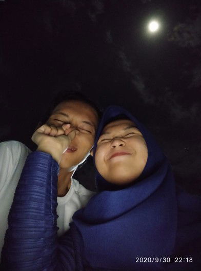 Dewi Yuliani profile icon