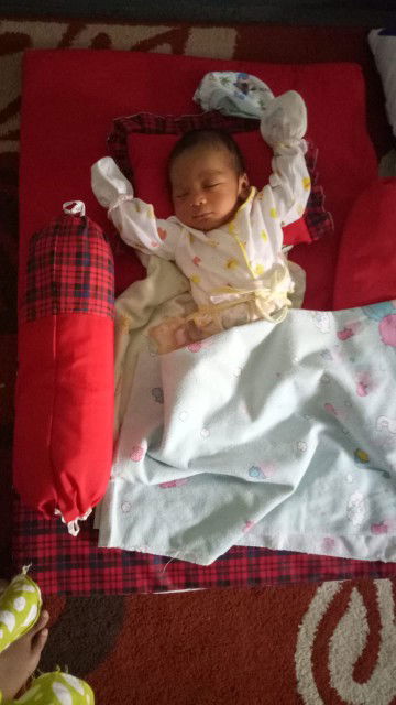 debay nenen hanya sebelah kiri