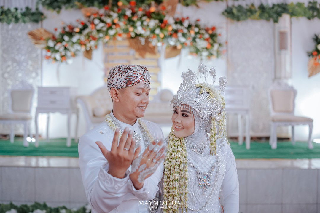 Elzha Nuryanti profile icon