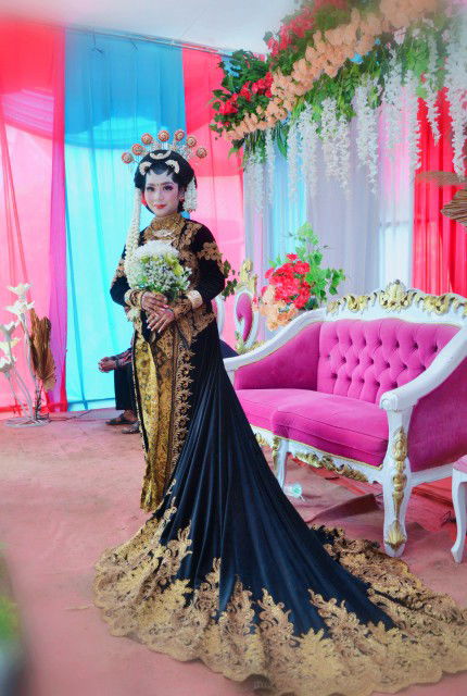 ELisa Fitri profile icon