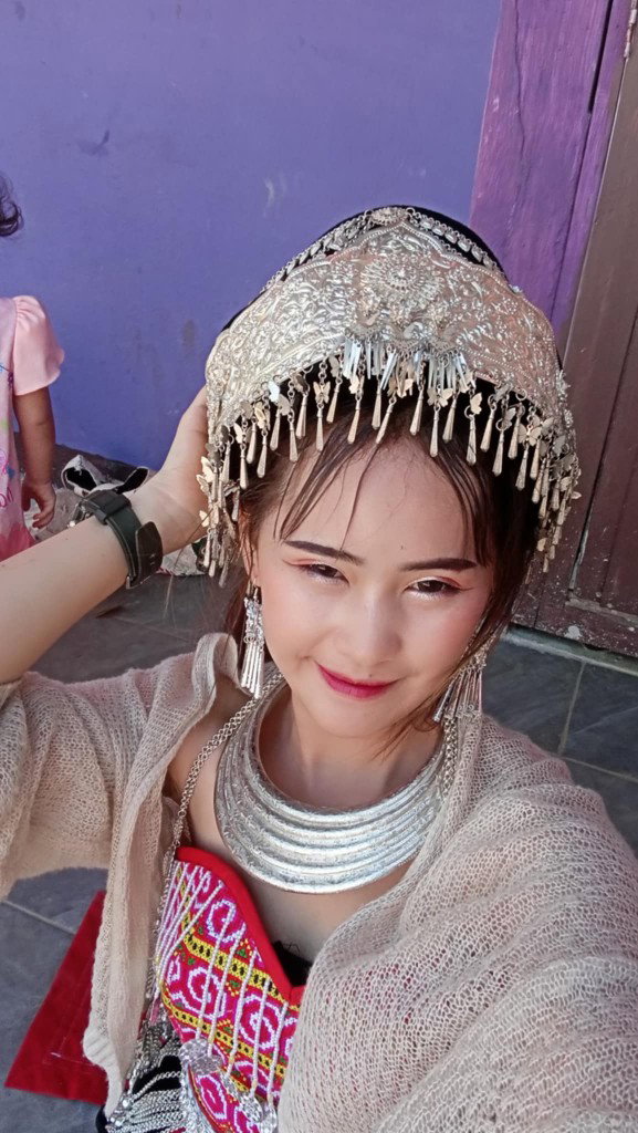 สี' ดำ'า profile icon