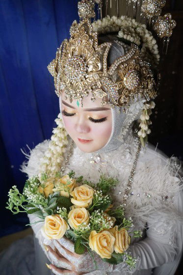 Cucu Herawati profile icon