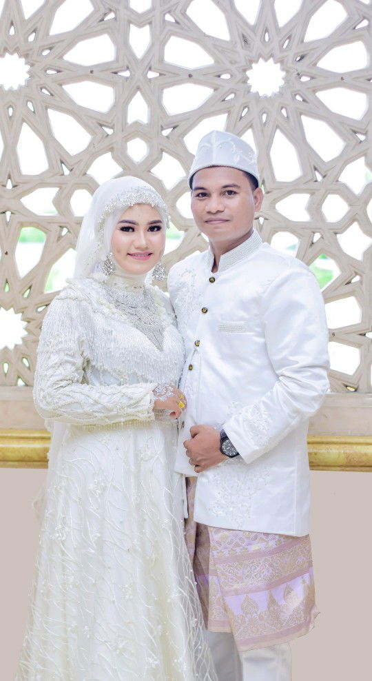 Revi Zuliana Dewi profile icon