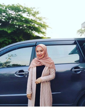 Rini Oktafiani profile icon