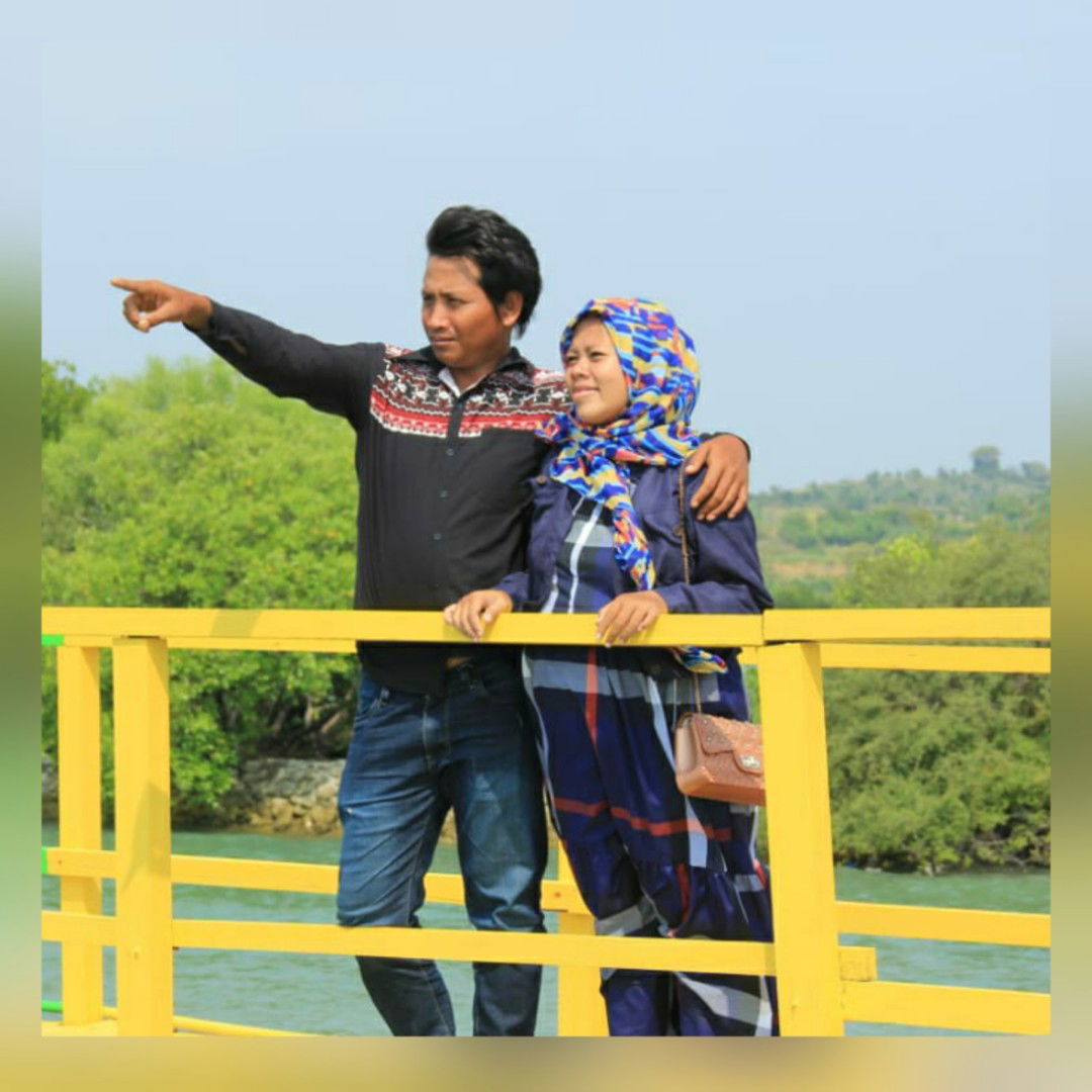 Novi Hidayati profile icon