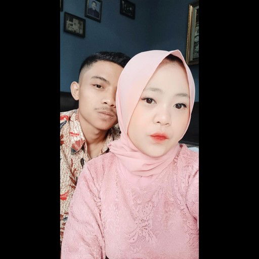 Triana safitri profile icon