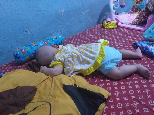 bayi 4 bulan tidur tengkurep